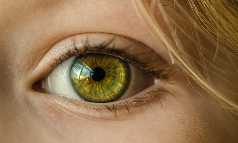 When Dry Eyes Cause a Feeling of Something in Your Eye: How to Find Relief